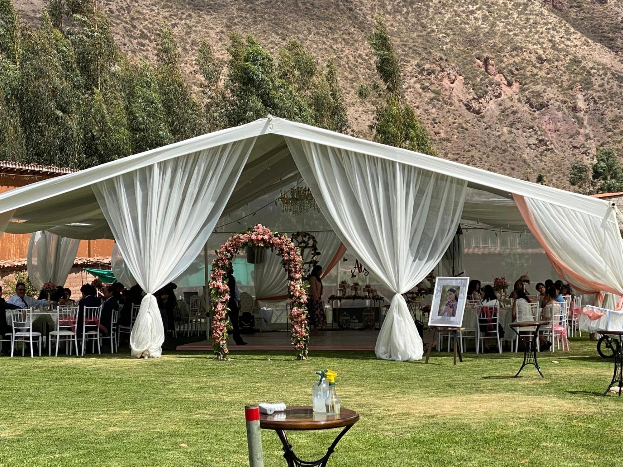Lizzy Wasi Urubamba Hotel Екстериор снимка