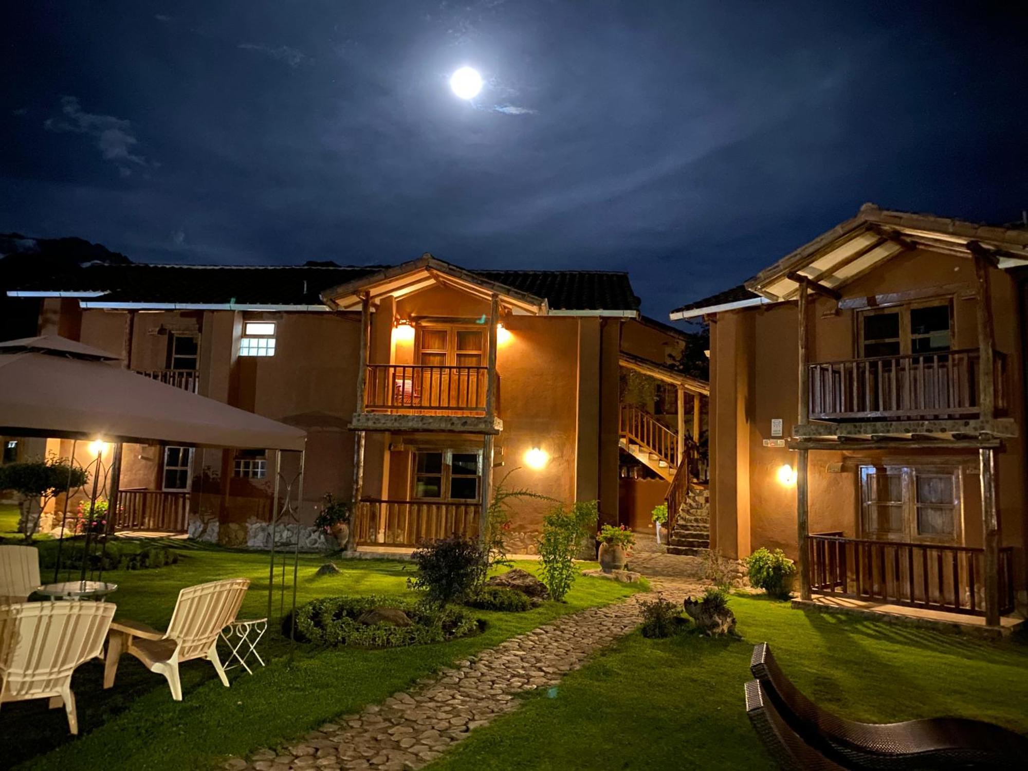 Lizzy Wasi Urubamba Hotel Екстериор снимка